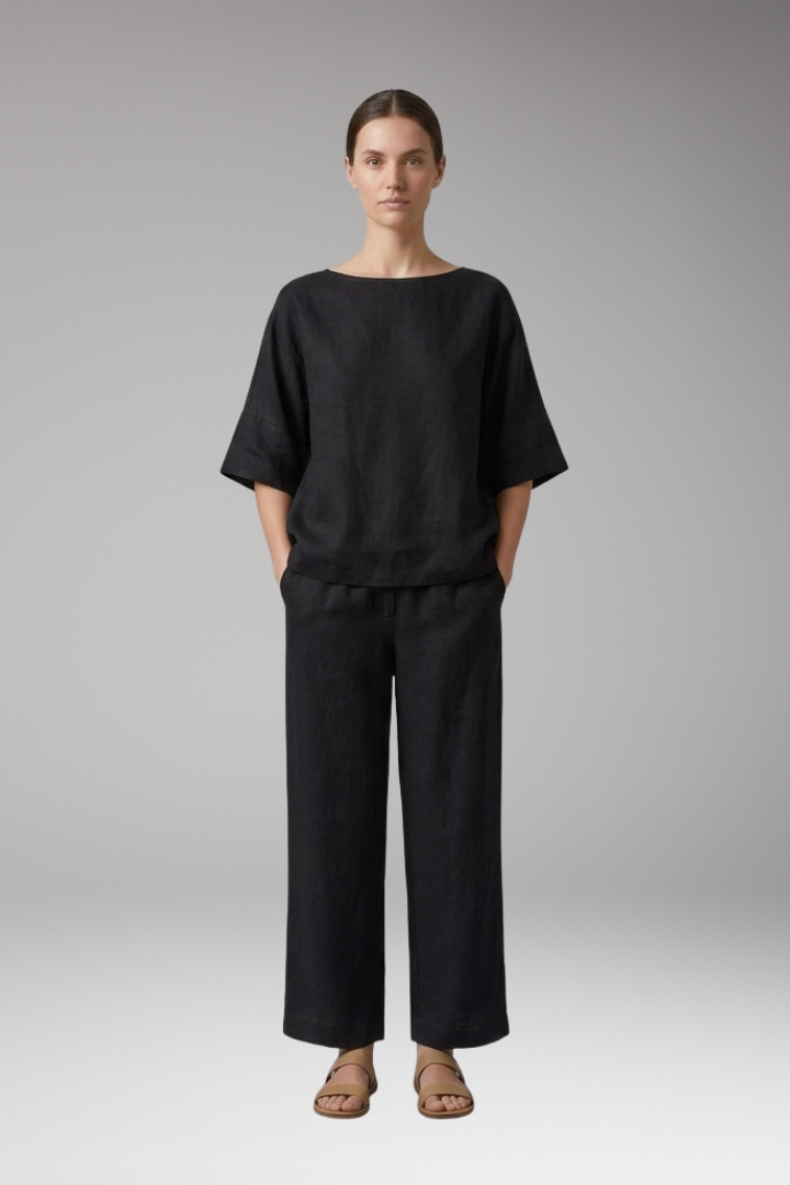 Women's Crop Top and Cropped Pants Set with Short Sleeves