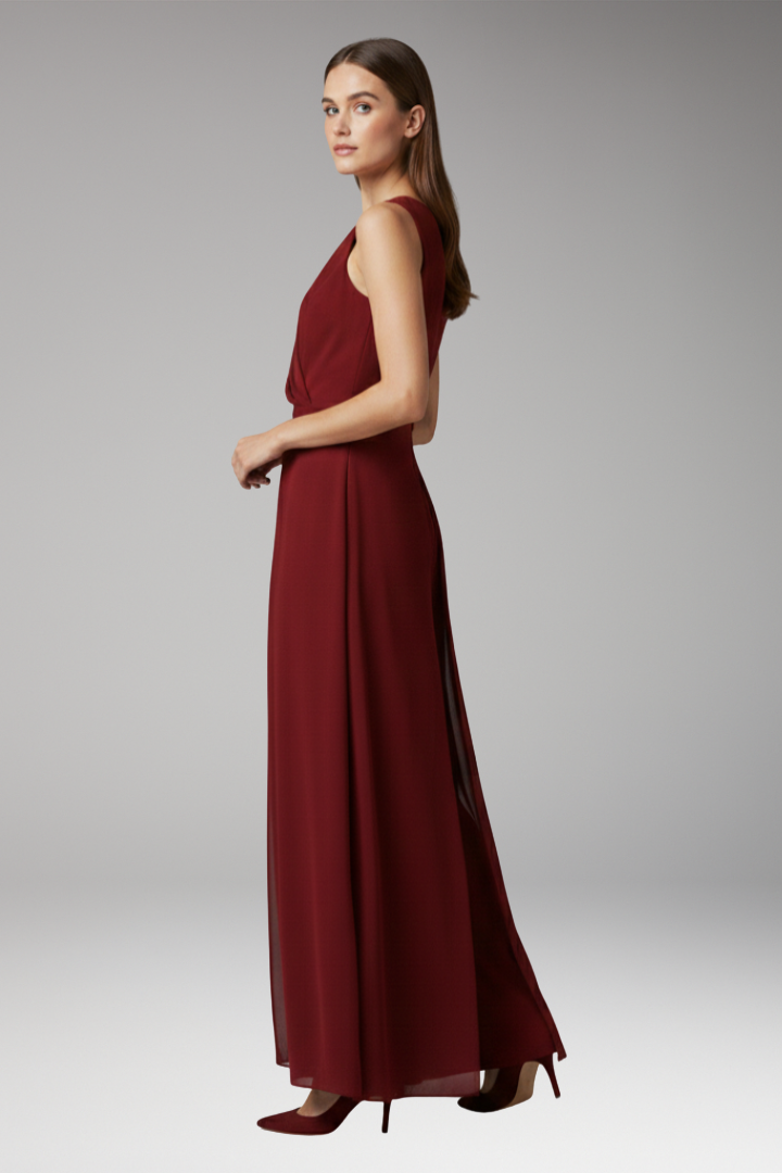 Women's Evening Dress with Slit and Figure-Flattering Fit